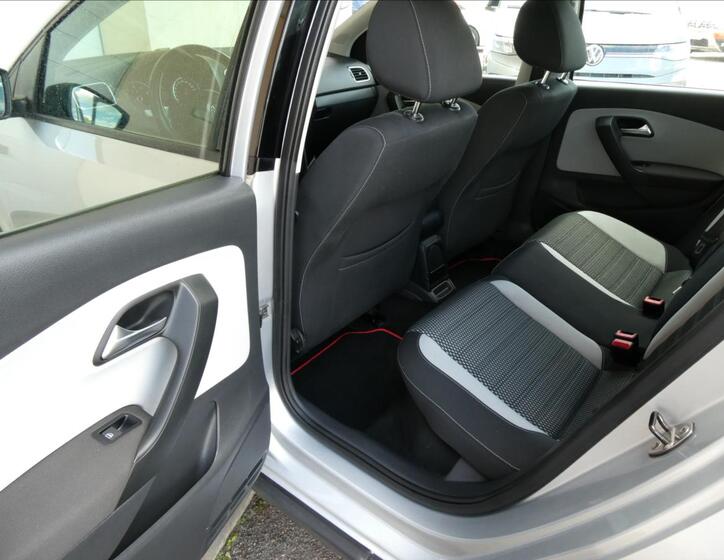 Volkswagen Polo 16
