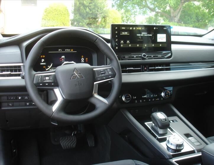Mitsubishi Outlander 8