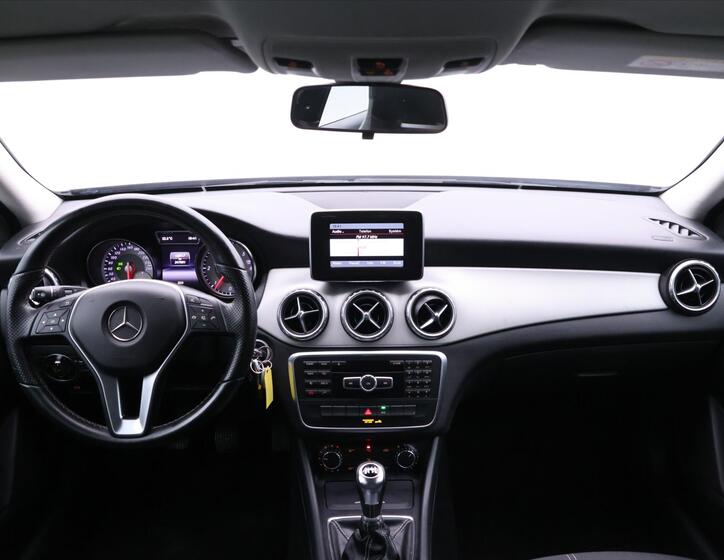 Mercedes-Benz GLA 26