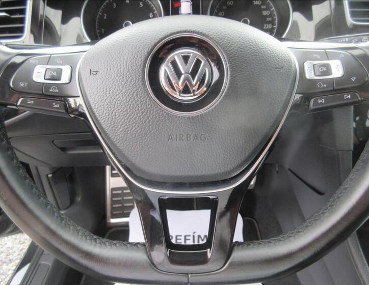 Volkswagen Golf 9