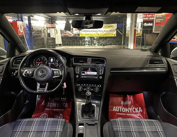 Volkswagen Golf 27