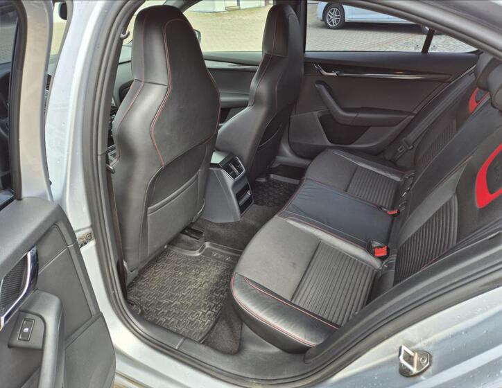 Škoda Octavia 14