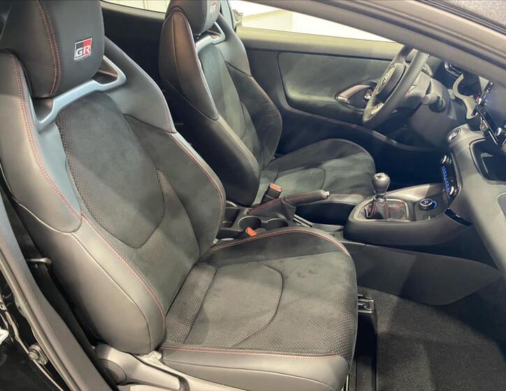 Toyota GR Yaris 12