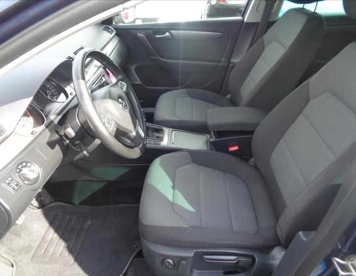 Volkswagen Passat 9