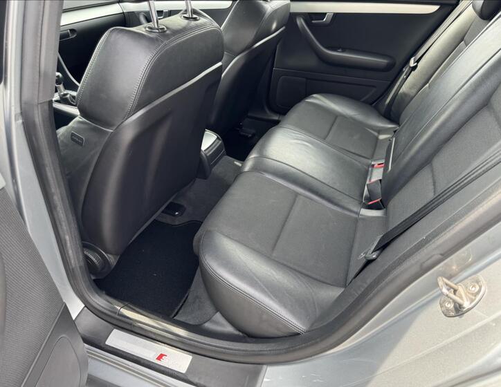 Audi A4 13