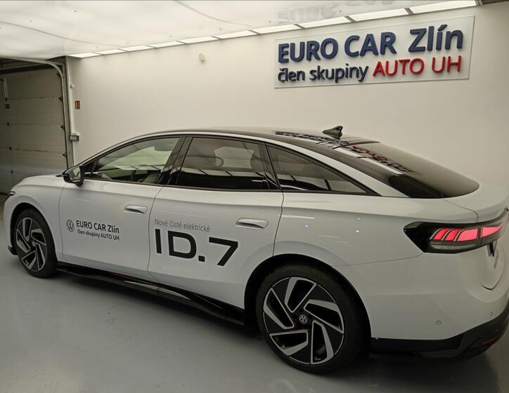 Volkswagen ID.7 4