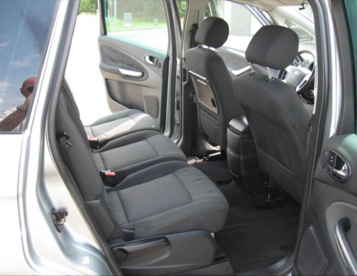 Ford S-MAX 10