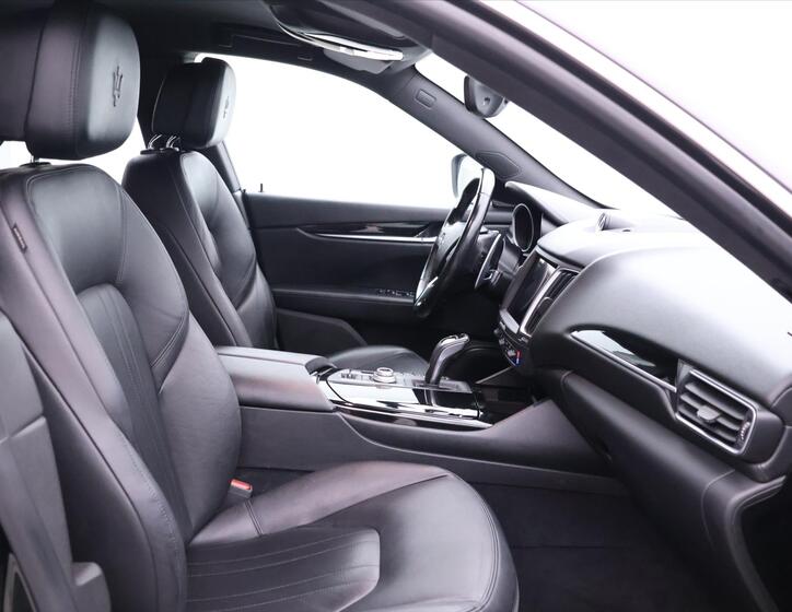 Maserati Levante 15