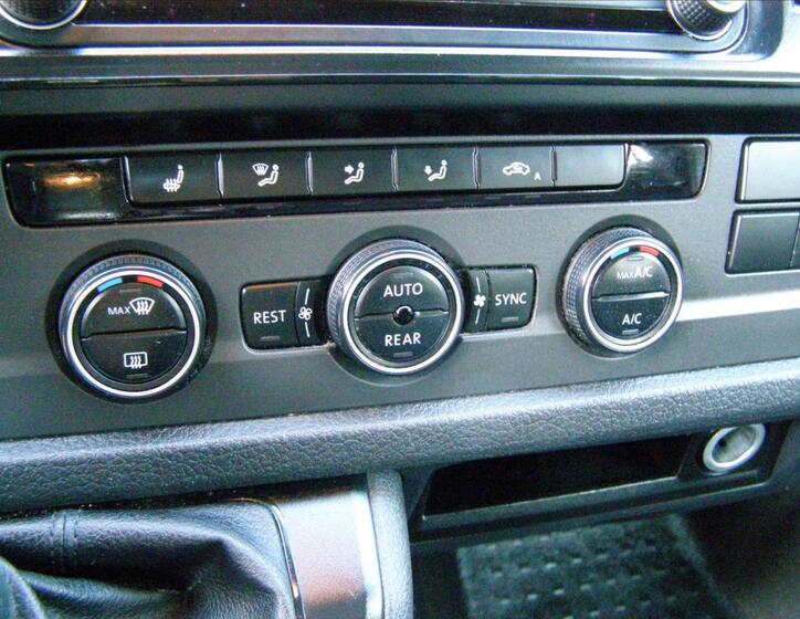 Volkswagen Caravelle 16
