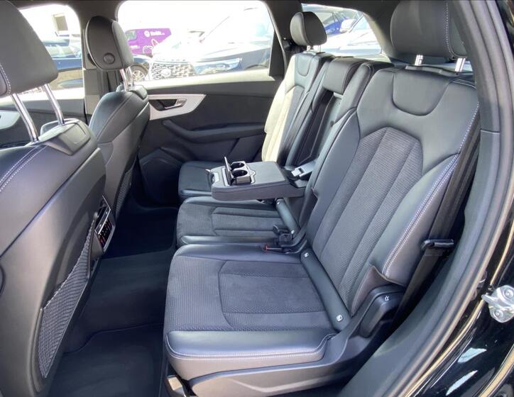 Audi Q7 15