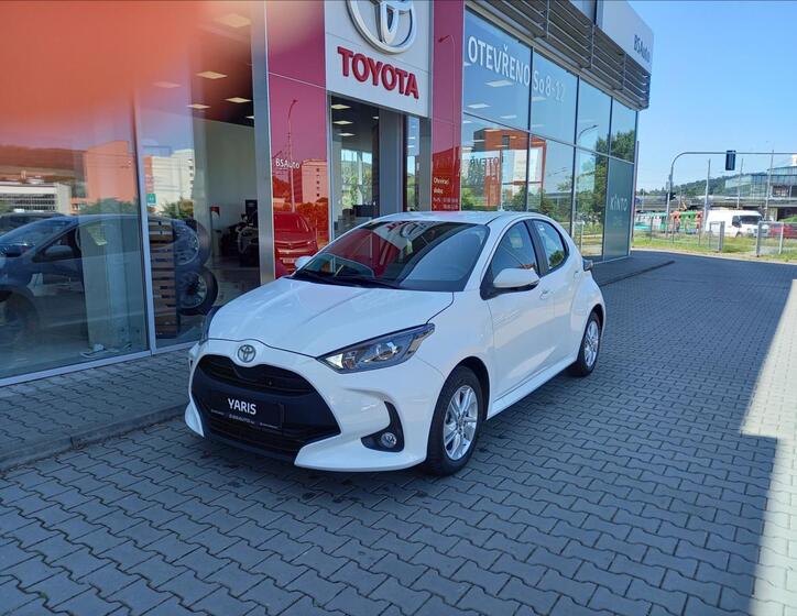 Toyota Yaris 1