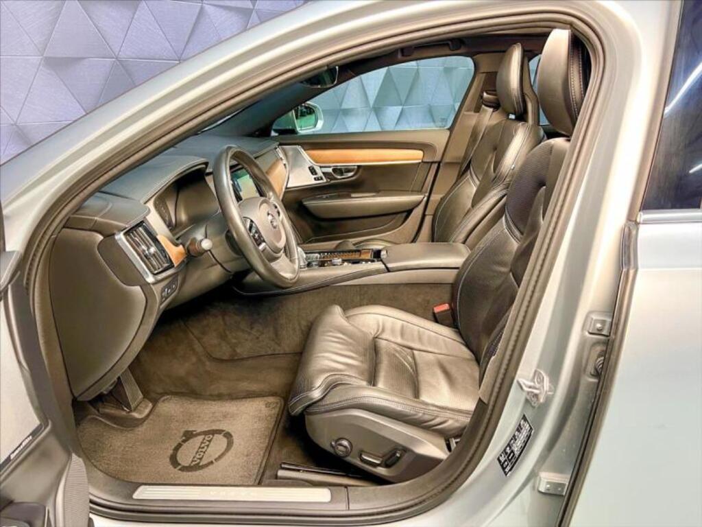 Volvo S90 11