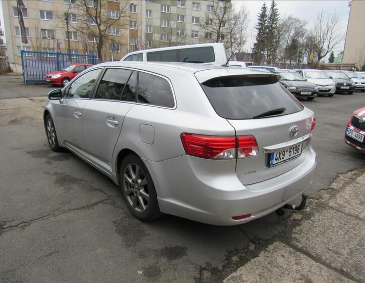 Toyota Avensis 4