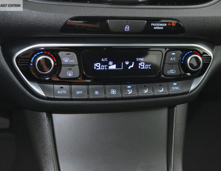 Hyundai i30 24
