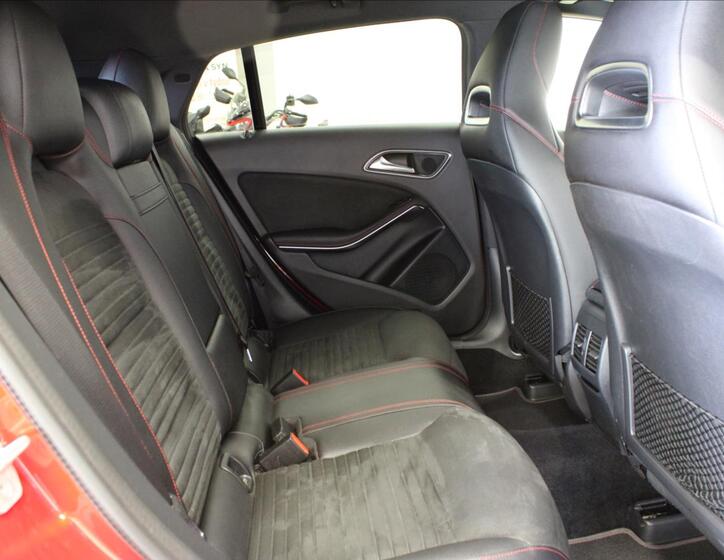 Mercedes-Benz CLA 13