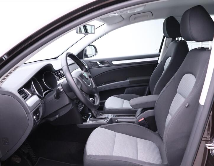 Škoda Superb 12