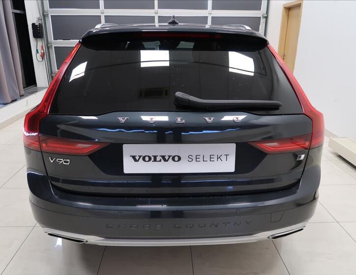Volvo V90 5