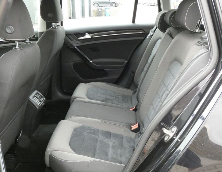 Volkswagen Golf 28