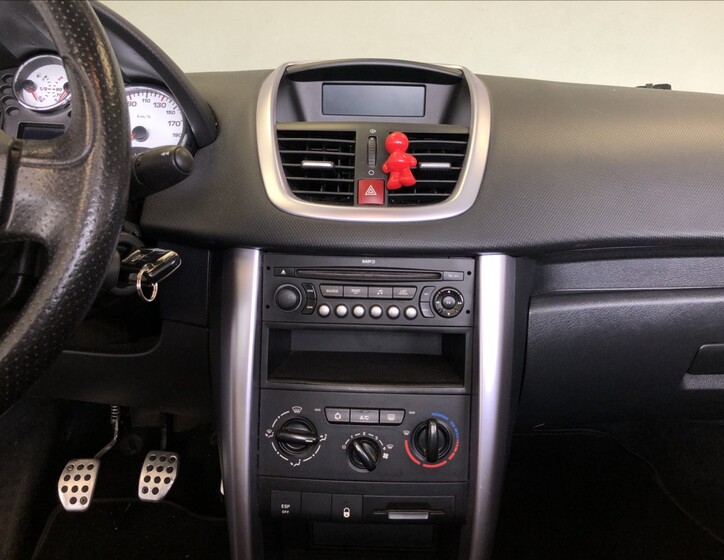 Peugeot 207 23