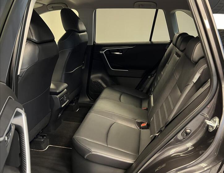 Toyota RAV4 12