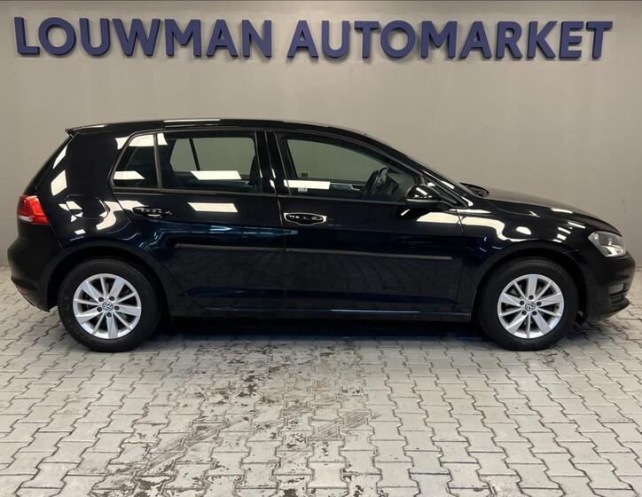 Volkswagen Golf 15