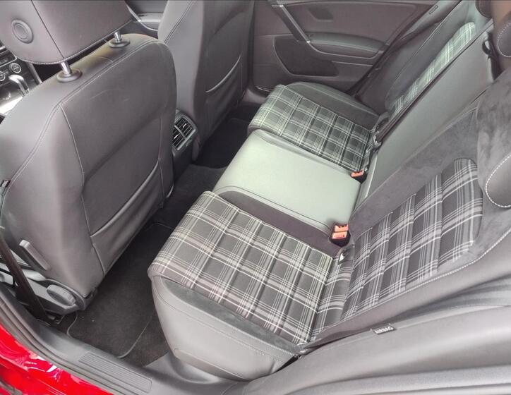 Volkswagen Golf 18