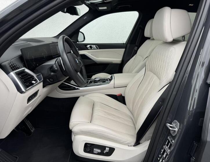 BMW X7 6