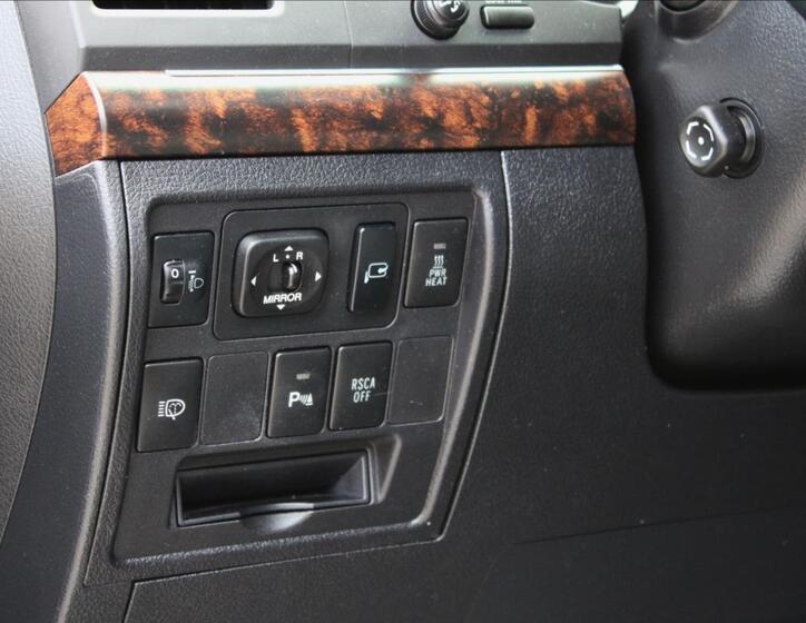 Toyota Land Cruiser 18