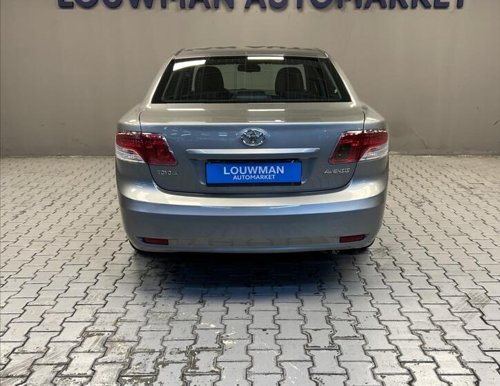 Toyota Avensis 13