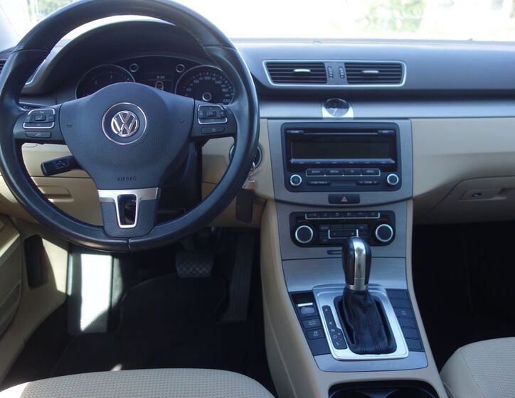 Volkswagen Passat 9