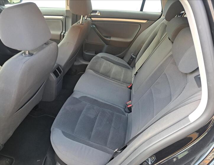 Volkswagen Golf 26