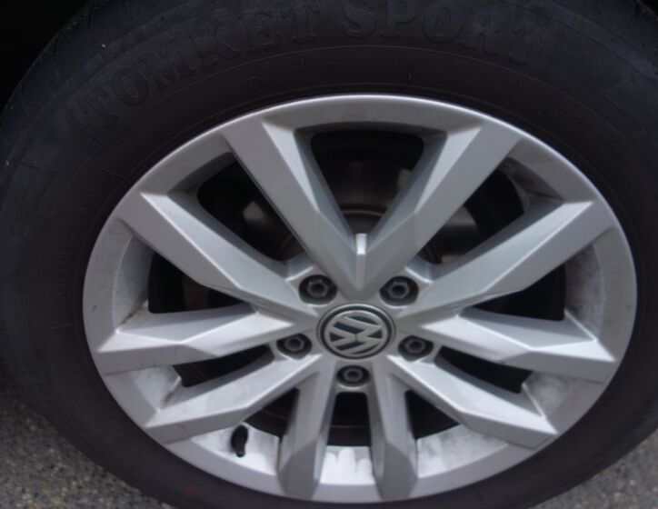 Volkswagen Golf 24