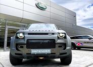 Land Rover Defender 15