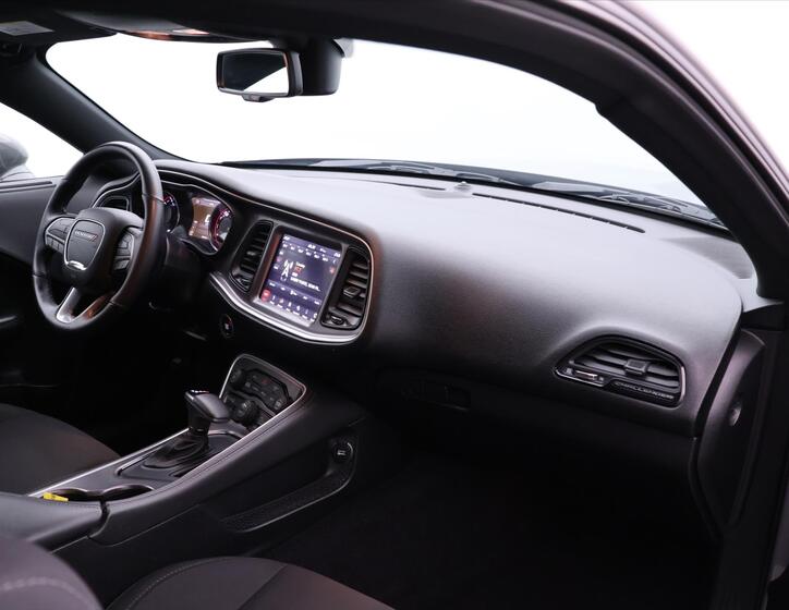Dodge Challenger 31