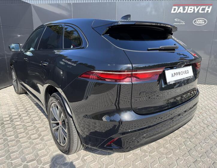 Jaguar F-Pace 6