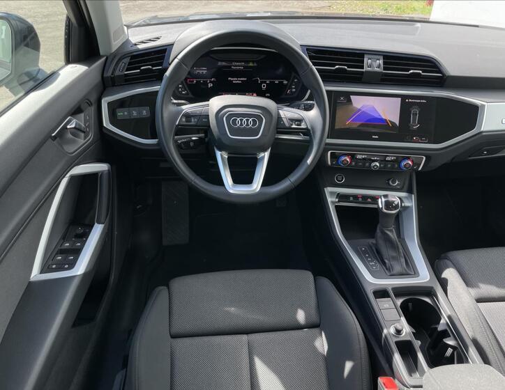 Audi Q3 7