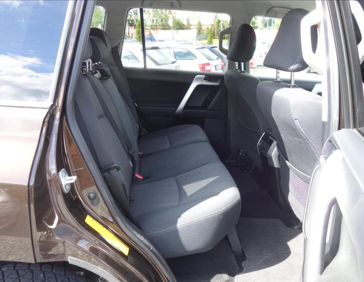 Toyota Land Cruiser 15