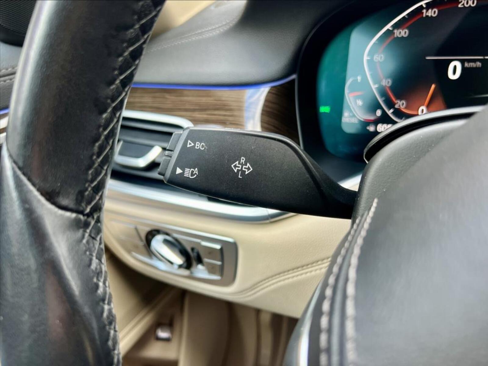 BMW Řada 7 25