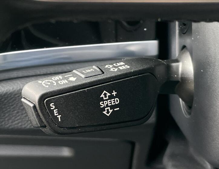Audi Q3 11