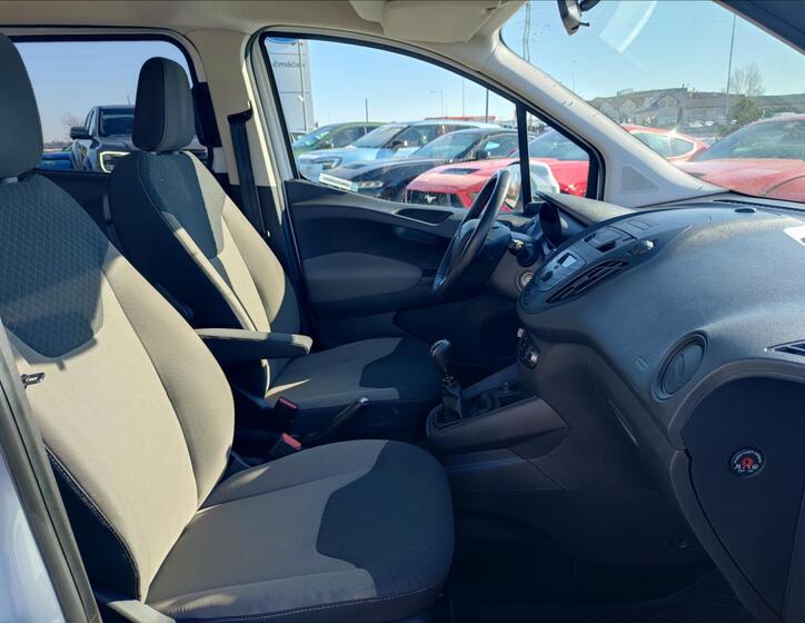 Ford Tourneo Courier 16