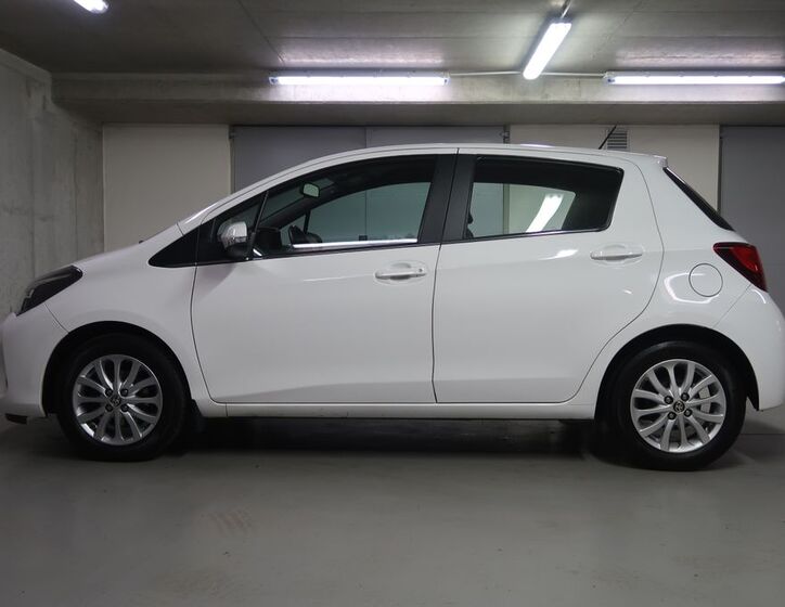 Toyota Yaris 8