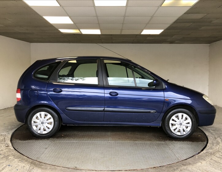 Renault Scénic 8