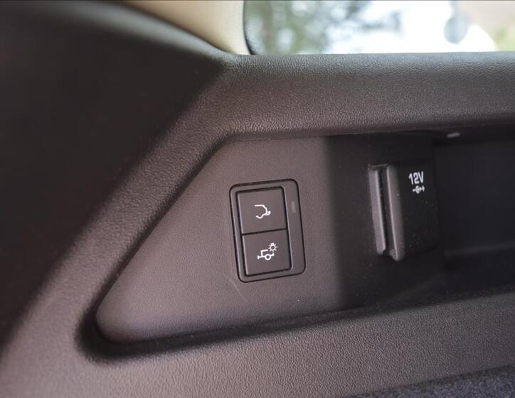 Land Rover Discovery Sport 14