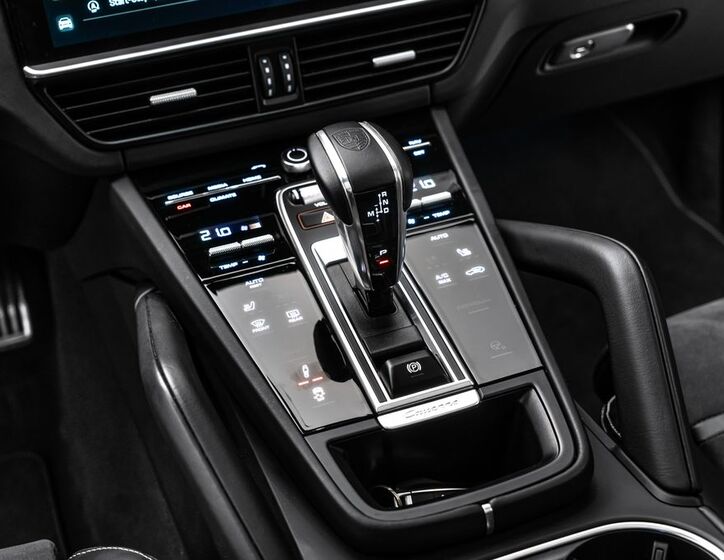 Porsche Cayenne 16