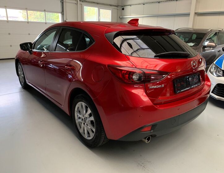 Mazda 3 4