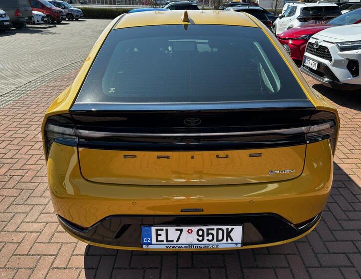 Toyota Prius 4
