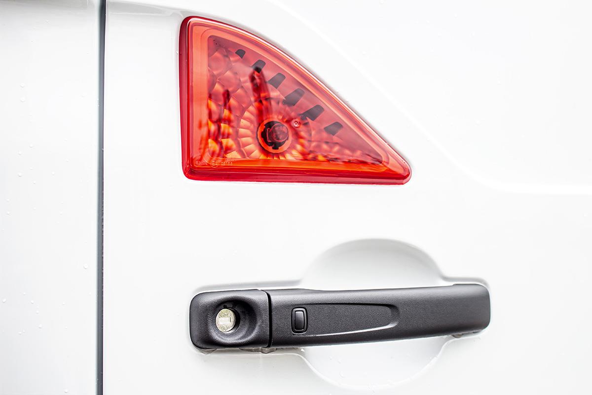 Nissan NV400