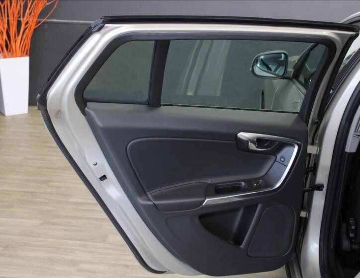 Volvo V60 14
