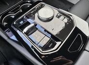 BMW i5 12