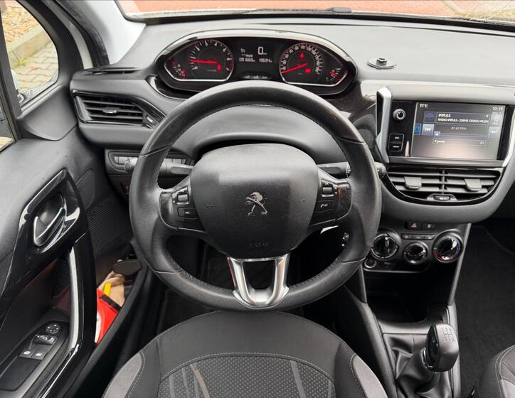 Peugeot 208 8